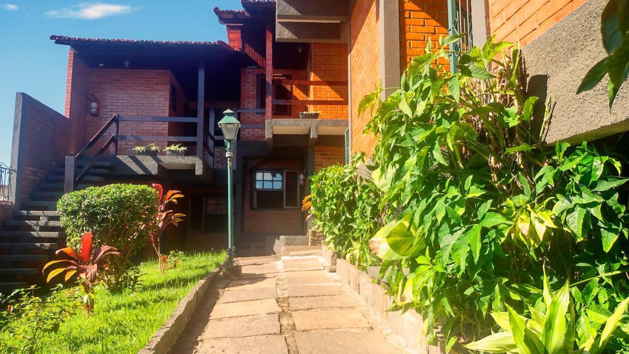 Pousada Vale das Palmeiras Vassouras Exterior foto